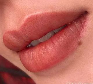 LIPS- OLD CASTLE