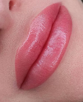 LIPS - PINK OPAL